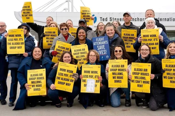 Horizon Air Flight Attendants Picket Around Country