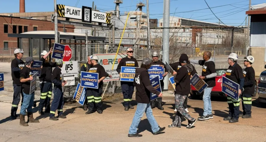 IUE-CWA Information Picket at Mersen
